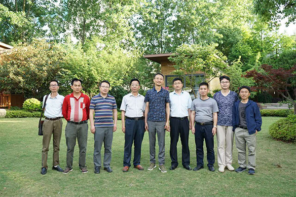 公司董事長與福建寧化縣委簽定旅游開發戰略合作協議